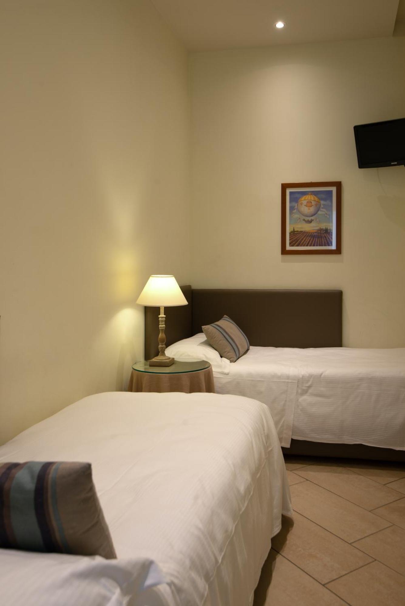 Residence Lungomare - Charming Apartments Riccione Bilik gambar