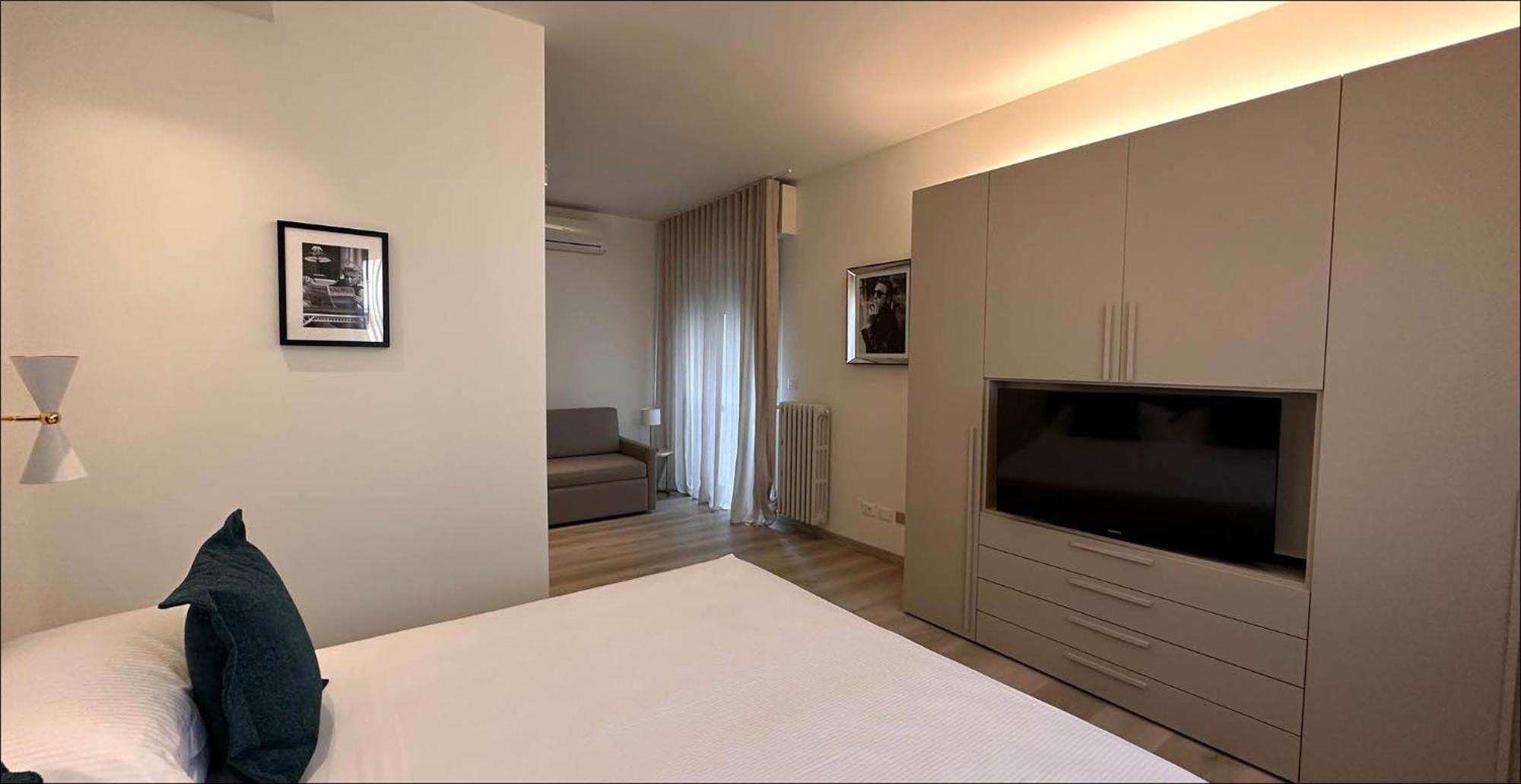 Residence Lungomare - Charming Apartments Riccione Bilik gambar