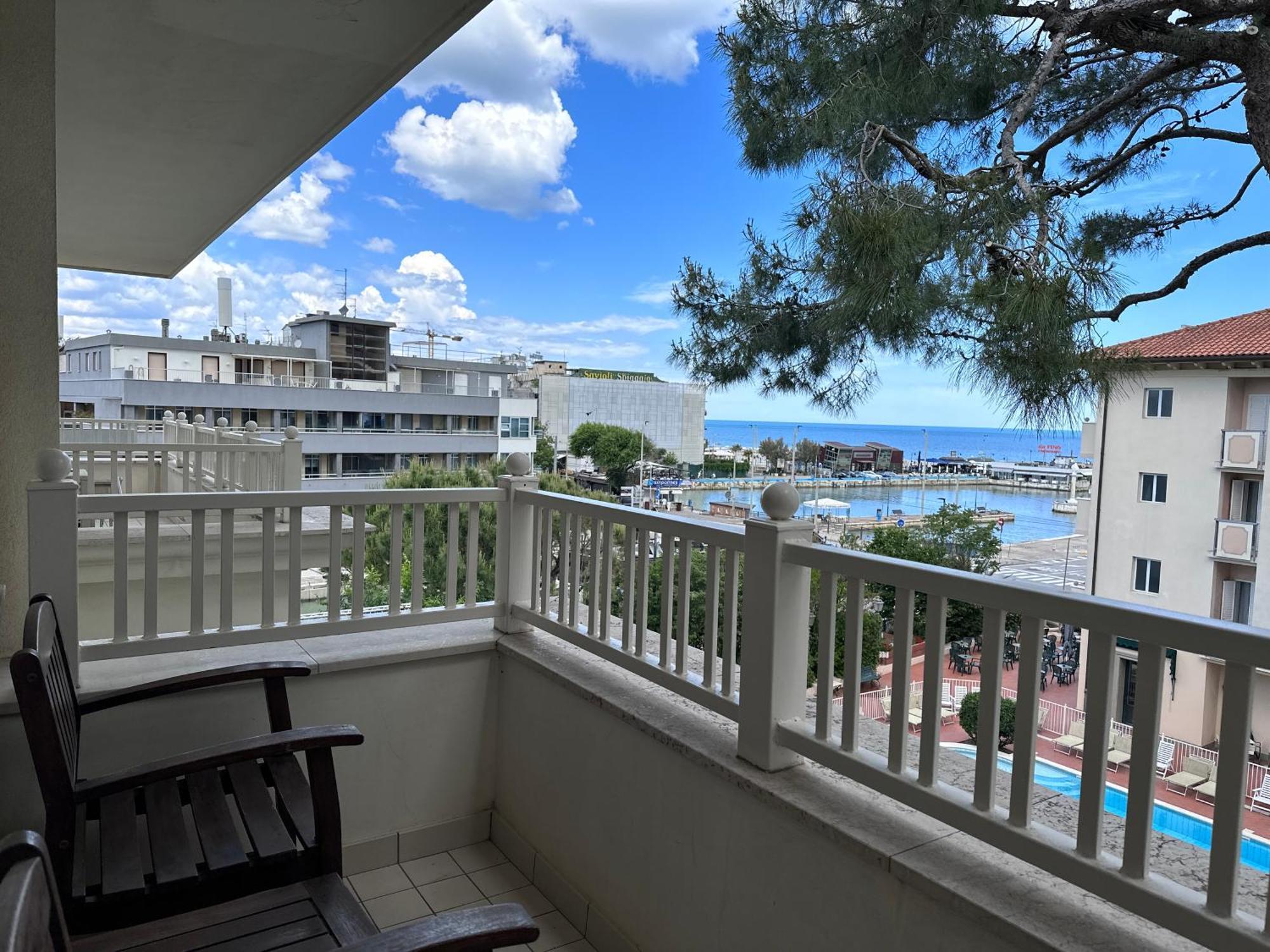 Residence Lungomare - Charming Apartments Riccione Luaran gambar