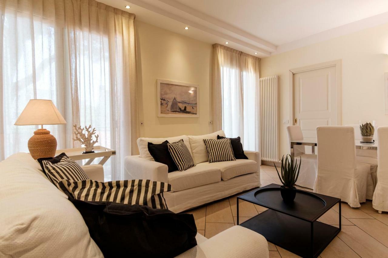 Residence Lungomare - Charming Apartments Riccione Luaran gambar
